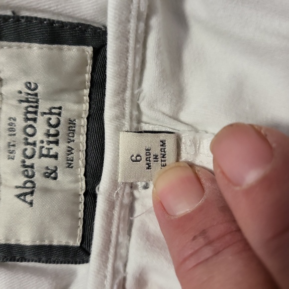 Abercrombie White Stretch Denim Shorts - Picture 3 of 5
